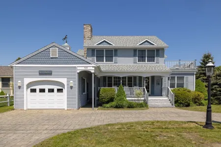 Spacious Beach Villa - Ocean Views - 3 Minute Walk to Shore - Available All Year