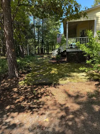 COZY PRIVATE COTTAGE CLOSE TO THE LAKE
