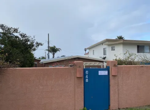 Beach House, 1 block to beach, walk to town, great outdoor space