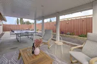 Cozy Scandi Boho Getaway with Massage Chair and BBQ