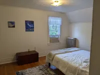 Charming 2 bedroom apartment in Calumet's Historic district!