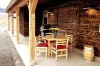 COZY Cabin for Couple Getaways-4 min to Hot Springs-Central to Utah's Mighty 5 Hotels in Monroe