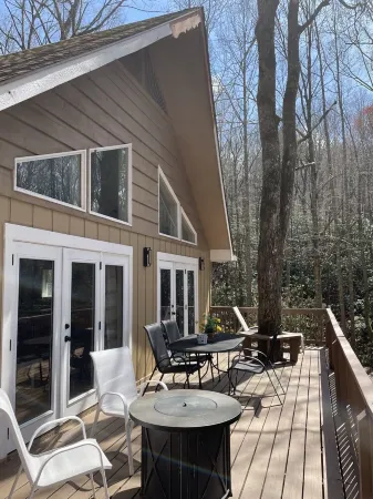 Sky Valley Creekside Getaway! Hike-Swim-Golf!