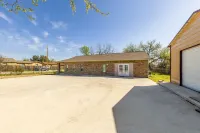 Hutto Casita 5 min from Kalahari Resorts & Dell Diamond!