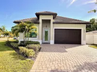Newly builded house with a pool in Naples Park - 4 stjerner