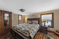luxury log home mins from Lake George, w/ heated salt water pool!