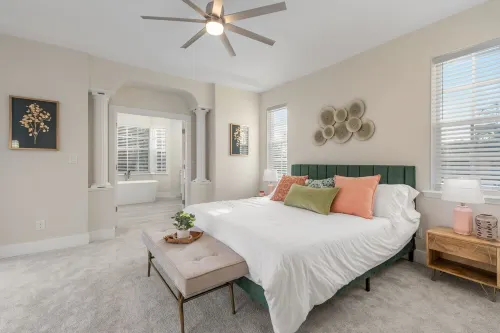 Luxury 6Br Naples Retreat with Private Pool. Beach, & 5th Ave Just Minutes Away!