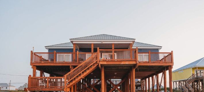 Coastal Gratitude.....STUNNING Gulf front home Hotel di County Mobile