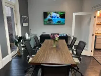 Spacious & historic residence in downtown, a 15-min walk to most venues & events