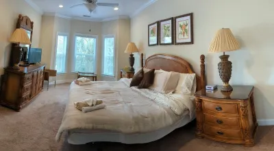 Beautiful home in Garden City SC golf course community with easy access to beach Hotels near The Boutique