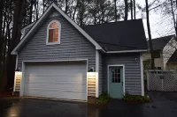 Quiet coastal retreat, minutes from Ocean City, MD, full kitchen.
