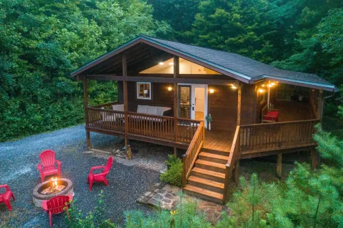 Perfectly Located Mountain Cabin with Breathtaking, Long Range Views!