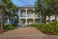 Welcome to The 4 Seas Cottage - FREE Beach Serv.  In Season Mar - Oct!