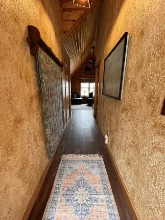 Romantic Getaway on Table Rock Lake.  Amazing sunset views and hot tub access!