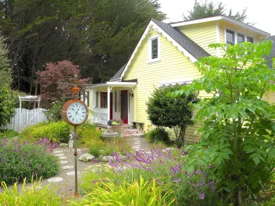 Cozy, Romantic Cottage just 3 minutes from the village of Mendocino! Hotel in zona Mendocino Theatre Company
