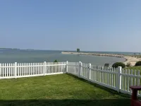 E&K Harbor Inn 1 bedroom Suite on lake Michigan in downtown Baileys Harbor