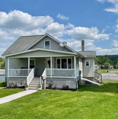 Cozy Bedford Park Retreat