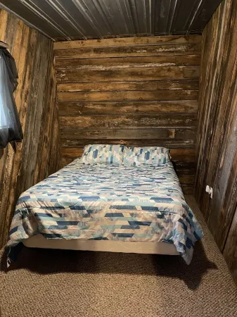 2 bedroom cabin close to Pomme de Terre Lake