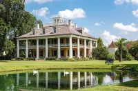 The Inn at Houmas House Estate Hotels near Oak Alley Plantation