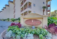 H.H. Beach & Tennis Resort-2/2 100% Renovated on the Beach Condo. 5% Discounts!
