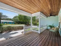 Pool House 1/2 Mile From Downtown Stuart Hotels in Stuart