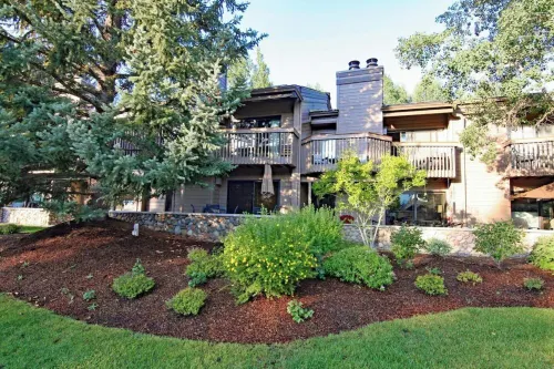 Sun Valley Amenities! Remodeled Ski in-Ski Out Condo with Pool and Hot Tub! Hotels in Sun Valley