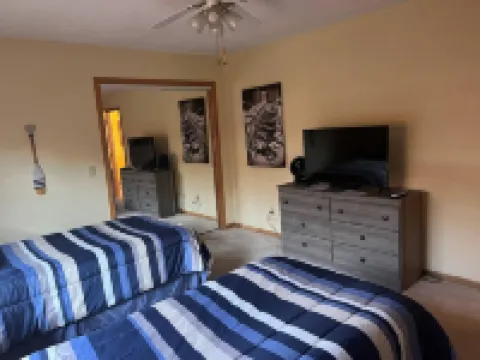 South Lake Leelanau lakefront home, Kayaks/Bikes provided, Clean Sandy bottom - Wi-Fi