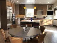 Sunny 5 Bd Mountain Home-Gorgeous View-Perfect for 2 or MultiGen Families-HotTub