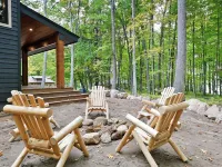 Stylish Signature Lodge, nestled in the Forest, with Teal Lake views Hotels in Sawyer County