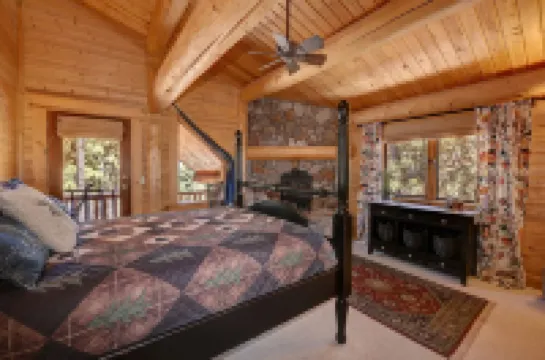 Luxury Log Cabin with Mountain Views on 2.5 Acres