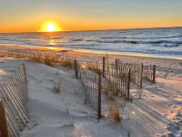 Just steps away from the ocean! Charming, cozy and a home away from home.
