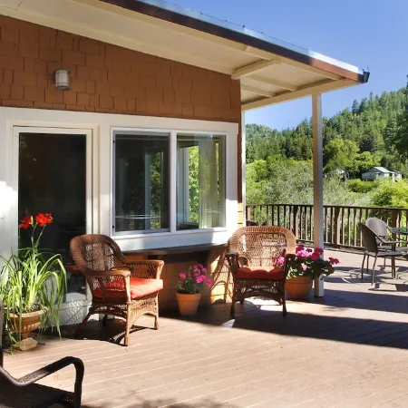 Riverwood Cottage -- Riverfront with Hot Tub, River Access