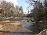 Beautiful Riverside Getaway