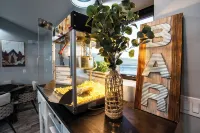 Spacious 8-bedroom house with a private heated pool, spa, pickleball and more!