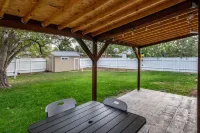 A Modern & Bright Family Home W/ Backyard, 3 BR Sherman Hill Model Railroad Display附近的飯店