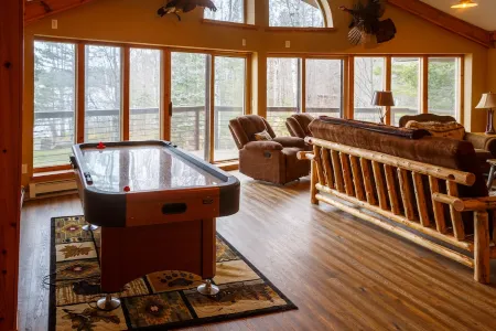 Lakefront cabin on Musser Lake! Beautiful spot to relax! Dogs welcome!