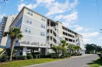 Beautiful 2000 sq ft Ocean View Villa. 4 bedrooms 3 baths, small pool & hot-tub