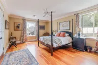 Gorgeous Hudson River Estate-with Pool and Winter Jacuzzi
