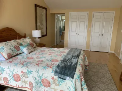 Charming Waterfront Home on Sought After Piankatank! Hotels near 7-Eleven