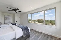 9000 Sqft Estate/Pickleball/Basketball/Pool/HotTub/9 Bdrm/8 Bath/23Beds/Sleeps35