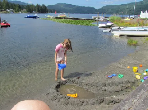 Lakefront Paradise: Private Beach, Water Sports, Stunning Sunsets, Sleeps 8