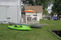 St.Clair Canal Home w/ Pontoon Boat/Jet Ski's - Perfect for Families/Fishermen Hotel a Clay Township