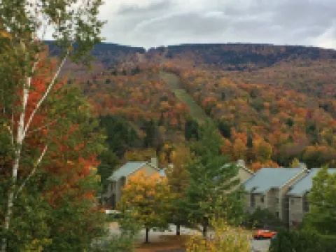 Snowcreek Condo at Sugarbush Resort-2 beds/2 baths, slopeside