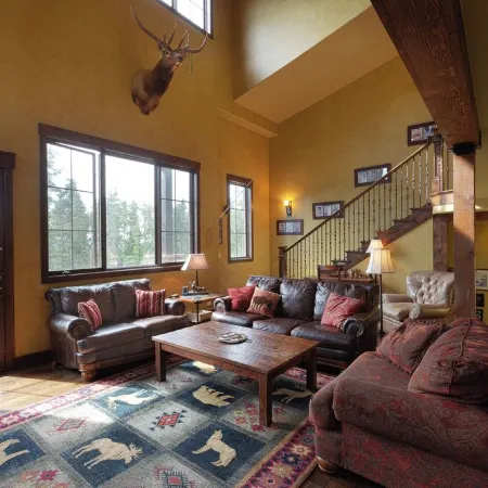 Gorgeous 4Br/4BA Home to Basecamp Your Mountain Adventures.