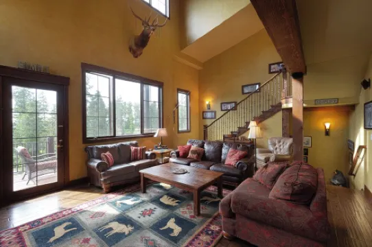 Gorgeous 4Br/4BA Home to Basecamp Your Mountain Adventures.