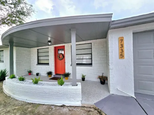 Charming 3-bedroom, completely remodel house in the heart of Port Richey