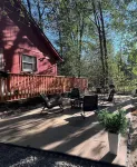 Stylish 3 Bed Mtn Retreat with Hot Tub, King Size Bed & Resort Style Amenities.