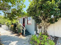 Victorian Bungalow: 2 bd + parking + private garden