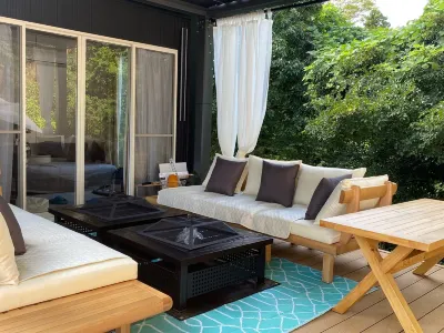 Riverside Lodge