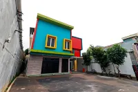 RedDoorz Plus Near Halim Perdanakusuma 2 Hotel dekat Green Terrace TMII